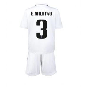 Real Madrid Eder Militao #3 kläder Barn 2022-23 Hemmatröja Kortärmad (+ korta byxor)